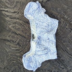 Blue & white floral cropped top